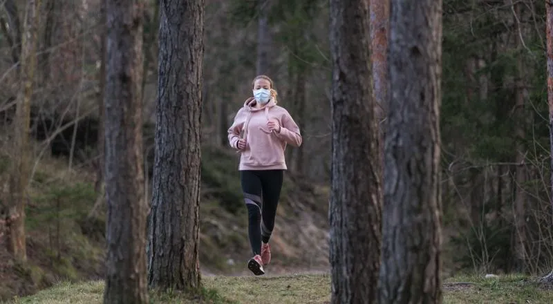 Jakie maseczki do biegania wybrać dla komfortu i bezpieczeństwa?