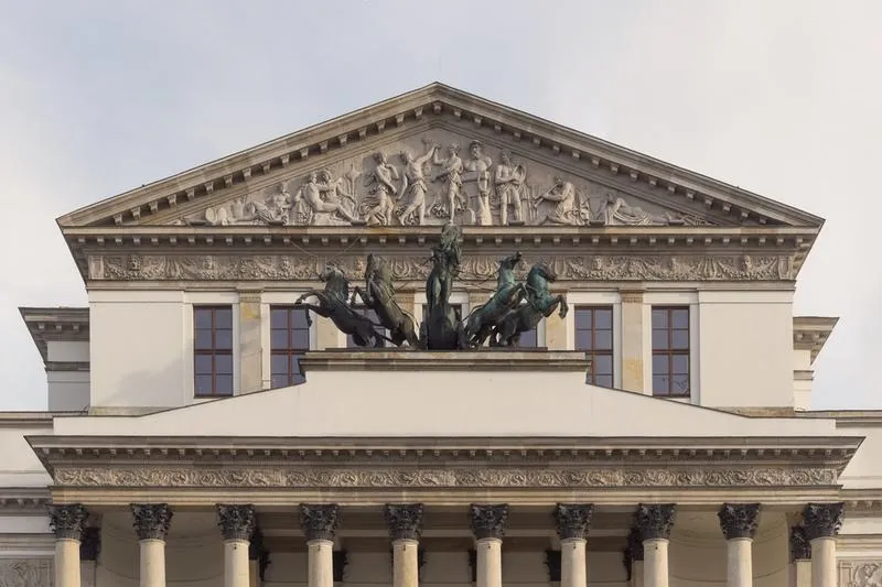 O co biega w Teatrze Wielkim w Poznaniu? Odkryj tajemnice i spektakularne wydarzenia!